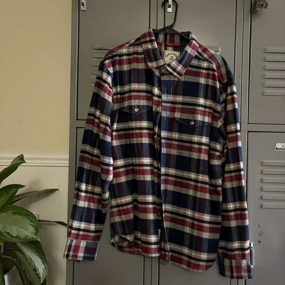 Like new Iron & Resin Flannel